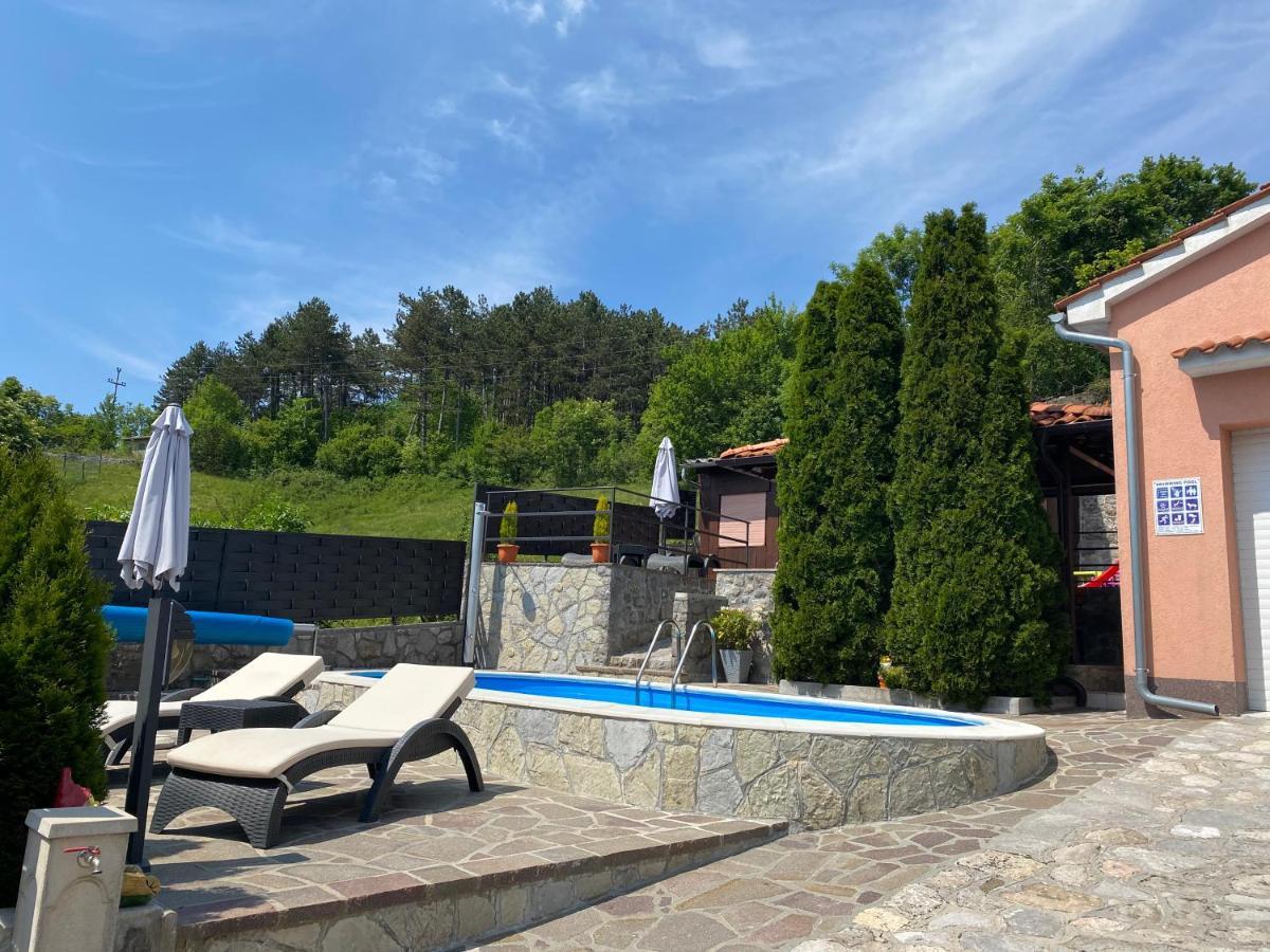 Holiday House Pasjak Sapjane Buitenkant foto